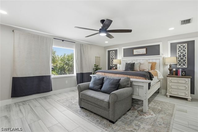 2063 Sagebrush CIR, Naples, FL 34120