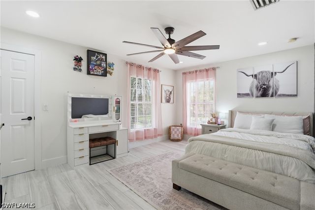 2063 Sagebrush CIR, Naples, FL 34120