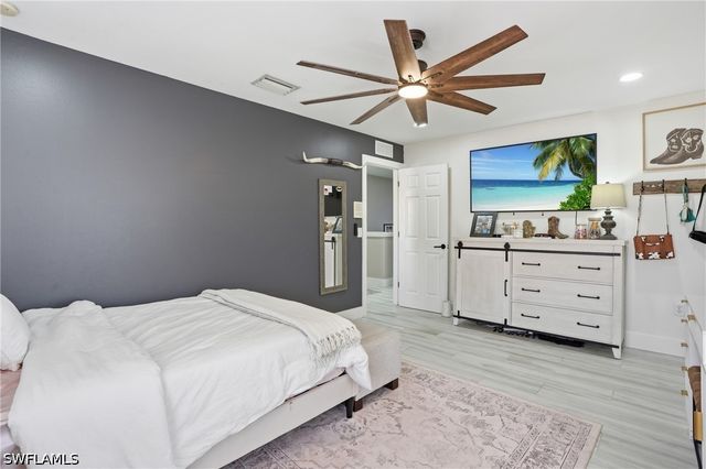 2063 Sagebrush CIR, Naples, FL 34120