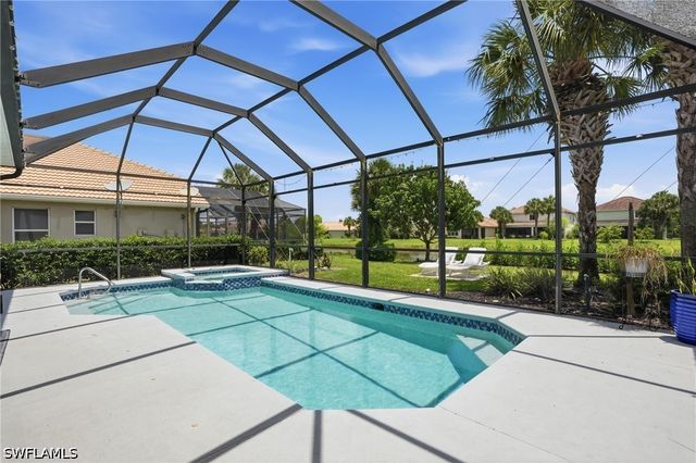 2063 Sagebrush CIR, Naples, FL 34120