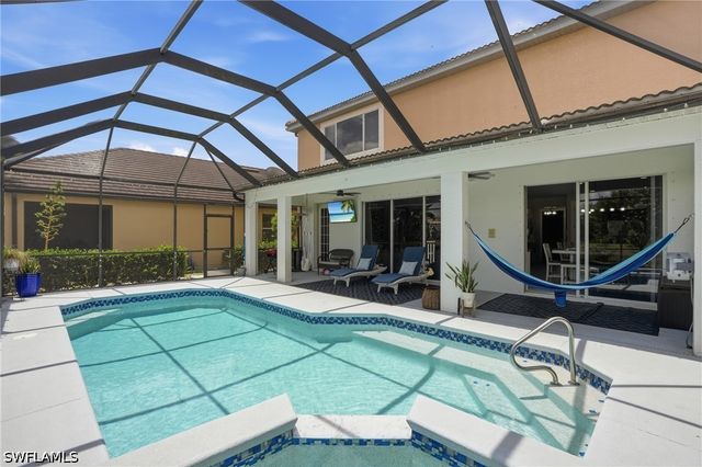 2063 Sagebrush CIR, Naples, FL 34120
