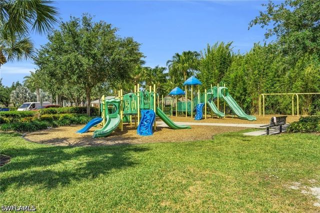2063 Sagebrush CIR, Naples, FL 34120