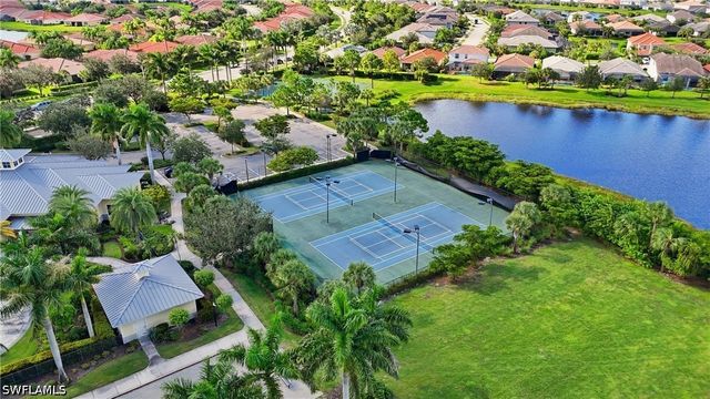 2063 Sagebrush CIR, Naples, FL 34120