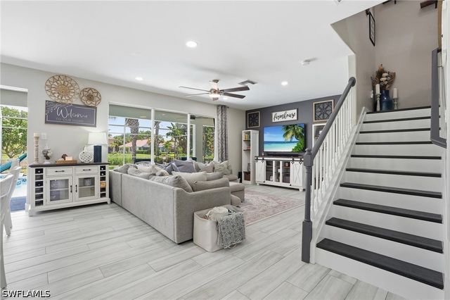 2063 Sagebrush CIR, Naples, FL 34120