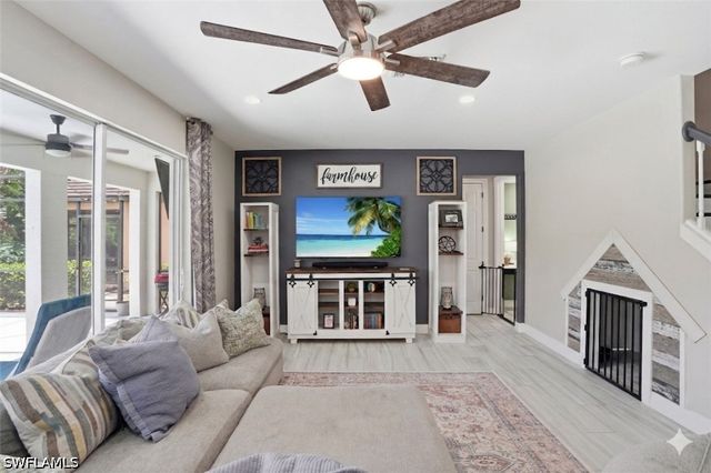 2063 Sagebrush CIR, Naples, FL 34120