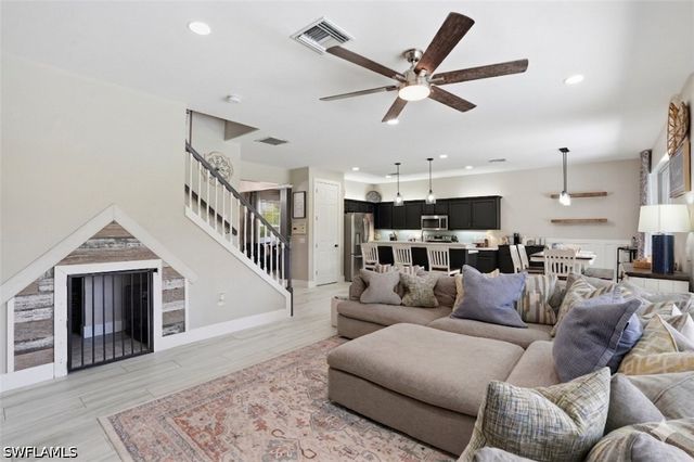 2063 Sagebrush CIR, Naples, FL 34120
