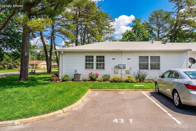 43 Cambridge Circle F, Manchester, NJ 08759