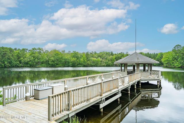 43 Cambridge Circle F, Manchester, NJ 08759