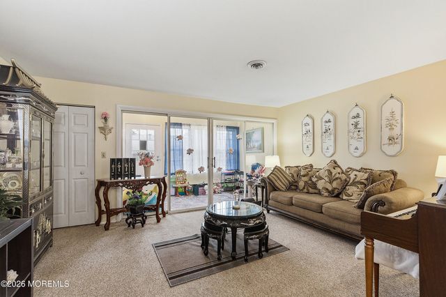 43 Cambridge Circle F, Manchester, NJ 08759