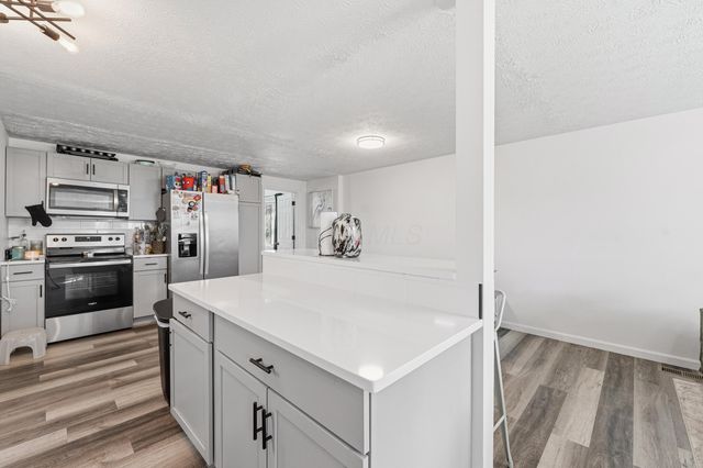 2302 Tempest Drive, Columbus, OH 43232