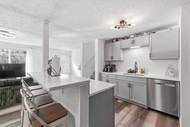 2302 Tempest Drive, Columbus, OH 43232