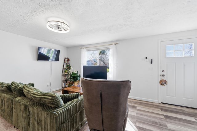 2302 Tempest Drive, Columbus, OH 43232