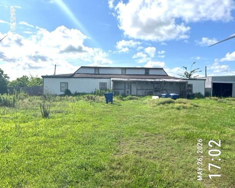 691 County Road 174, Bay City, TX 77414