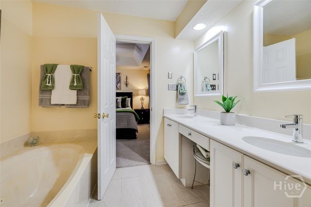 112 Oak Grove Lane, Savannah, GA 31419