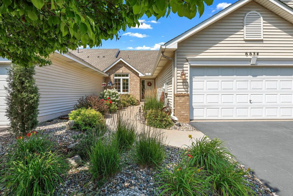 6654 Chadwick Drive, Savage, MN 55378