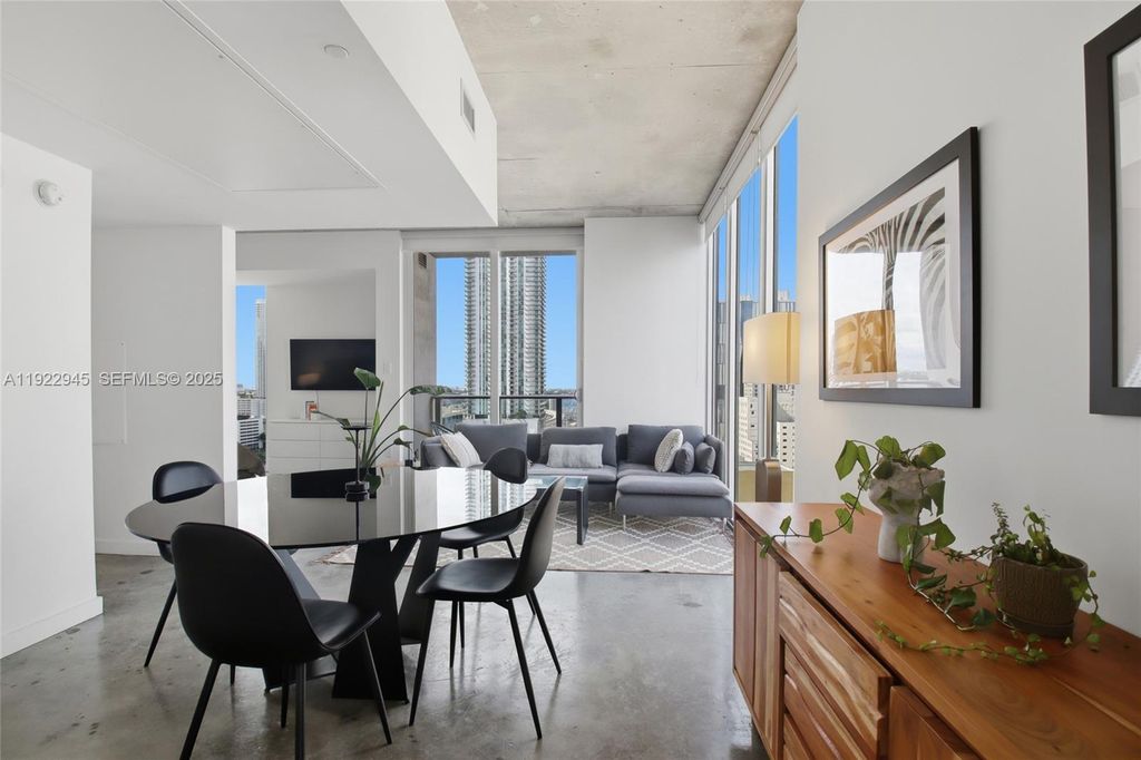 151 SE 1st St 1810, Miami, FL 33131