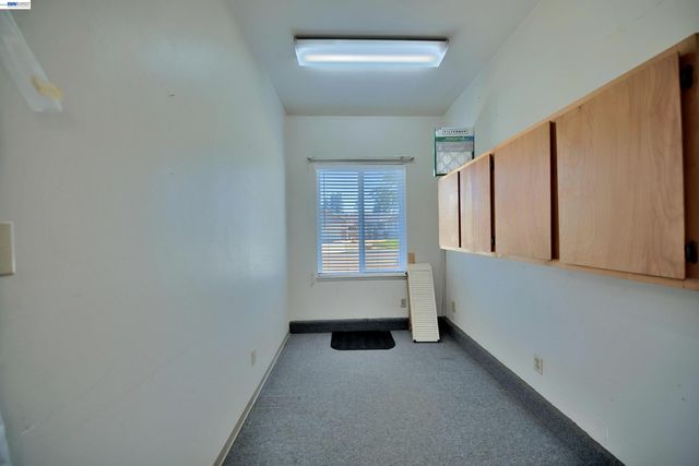 1425 Forest Dr, Turlock, CA 95380