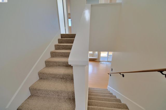 1425 Forest Dr, Turlock, CA 95380