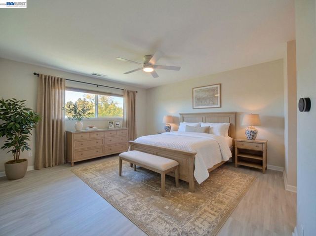 1425 Forest Dr, Turlock, CA 95380