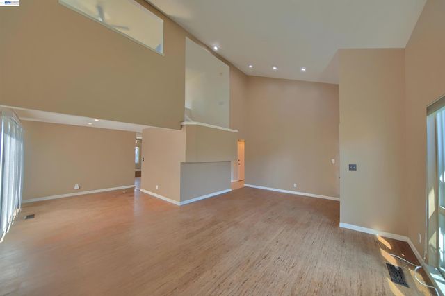 1425 Forest Dr, Turlock, CA 95380