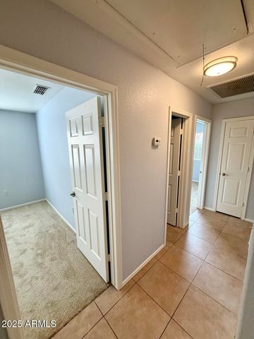 646 N COBBLESTONE Street, Gilbert, AZ 85234