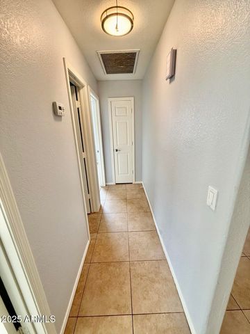 646 N COBBLESTONE Street, Gilbert, AZ 85234