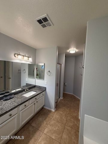 646 N COBBLESTONE Street, Gilbert, AZ 85234