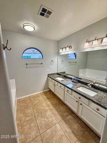 646 N COBBLESTONE Street, Gilbert, AZ 85234