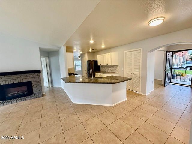 646 N COBBLESTONE Street, Gilbert, AZ 85234