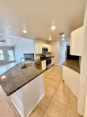 646 N COBBLESTONE Street, Gilbert, AZ 85234