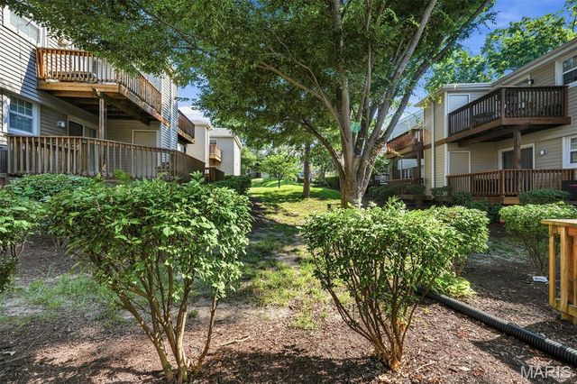 8907 Wrenwood Lane, Brentwood, MO 63144