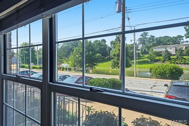 8907 Wrenwood Lane, Brentwood, MO 63144