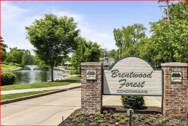 8907 Wrenwood Lane, Brentwood, MO 63144