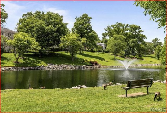 8907 Wrenwood Lane, Brentwood, MO 63144