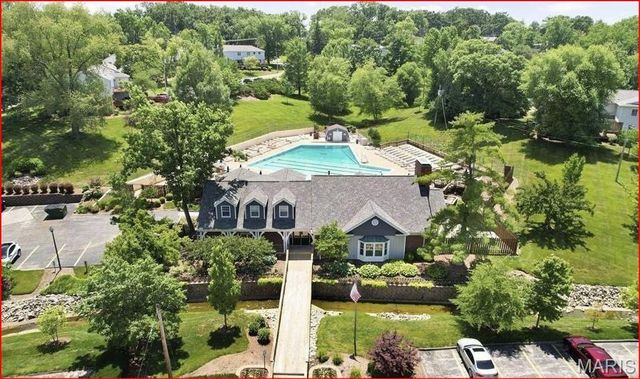 8907 Wrenwood Lane, Brentwood, MO 63144