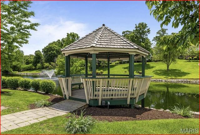8907 Wrenwood Lane, Brentwood, MO 63144