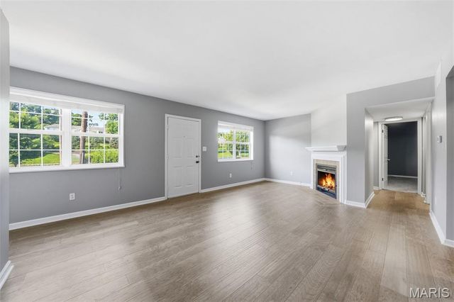 8907 Wrenwood Lane, Brentwood, MO 63144