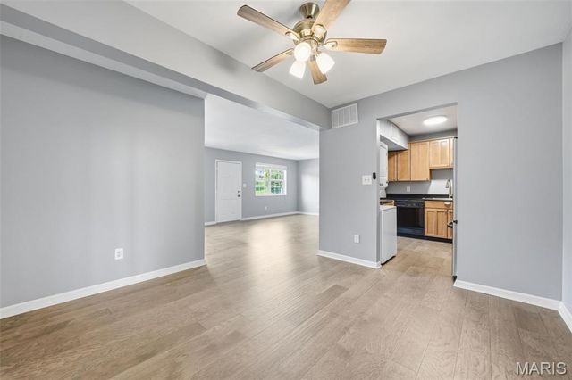 8907 Wrenwood Lane, Brentwood, MO 63144