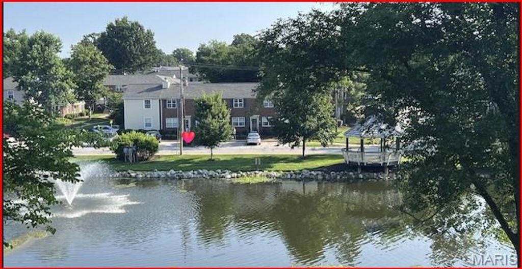 8907 Wrenwood Lane, Brentwood, MO 63144