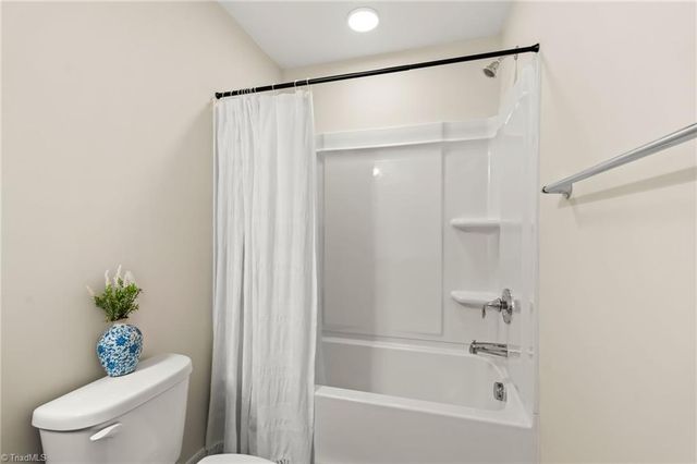 1411 Springvale Hill Drive, Kernersville, NC 27284