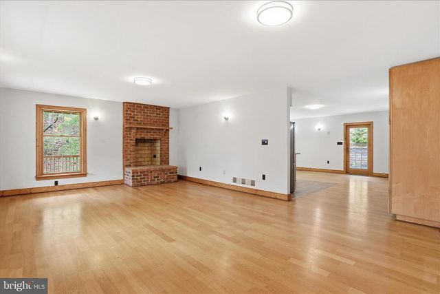 13834 HOLLOW RD, Hancock, MD 21750