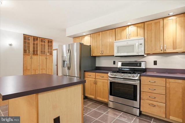 13834 HOLLOW RD, Hancock, MD 21750