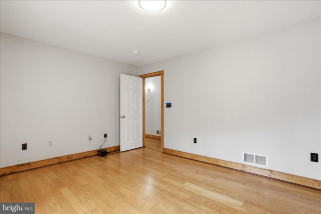 13834 HOLLOW RD, Hancock, MD 21750