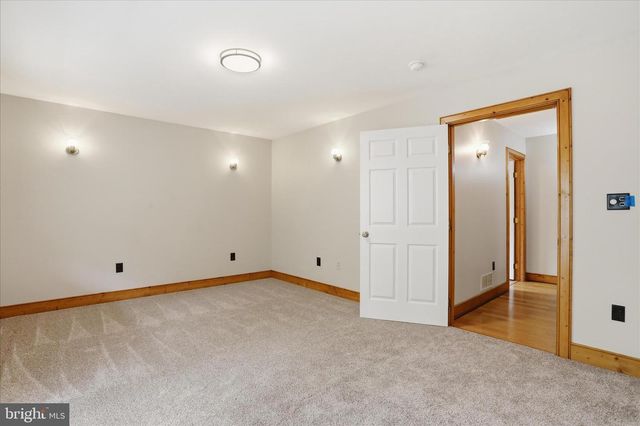 13834 HOLLOW RD, Hancock, MD 21750