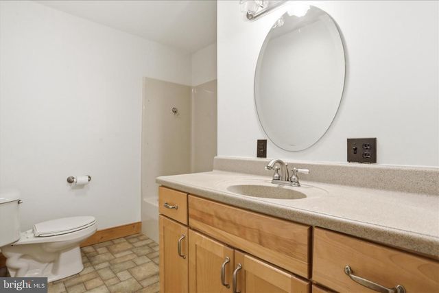 13834 HOLLOW RD, Hancock, MD 21750