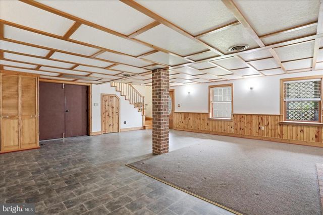 13834 HOLLOW RD, Hancock, MD 21750