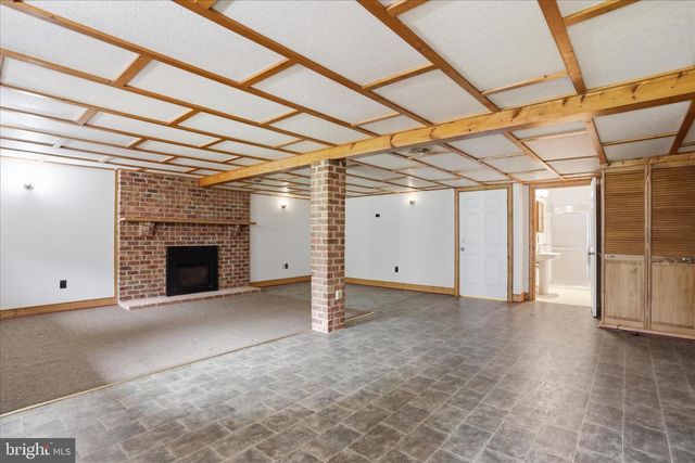 13834 HOLLOW RD, Hancock, MD 21750