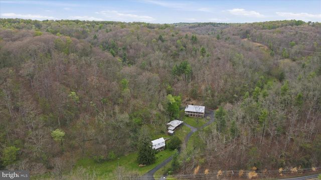 13834 HOLLOW RD, Hancock, MD 21750
