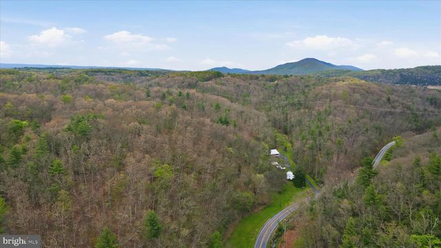 13834 HOLLOW RD, Hancock, MD 21750