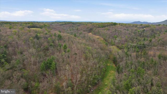 13834 HOLLOW RD, Hancock, MD 21750